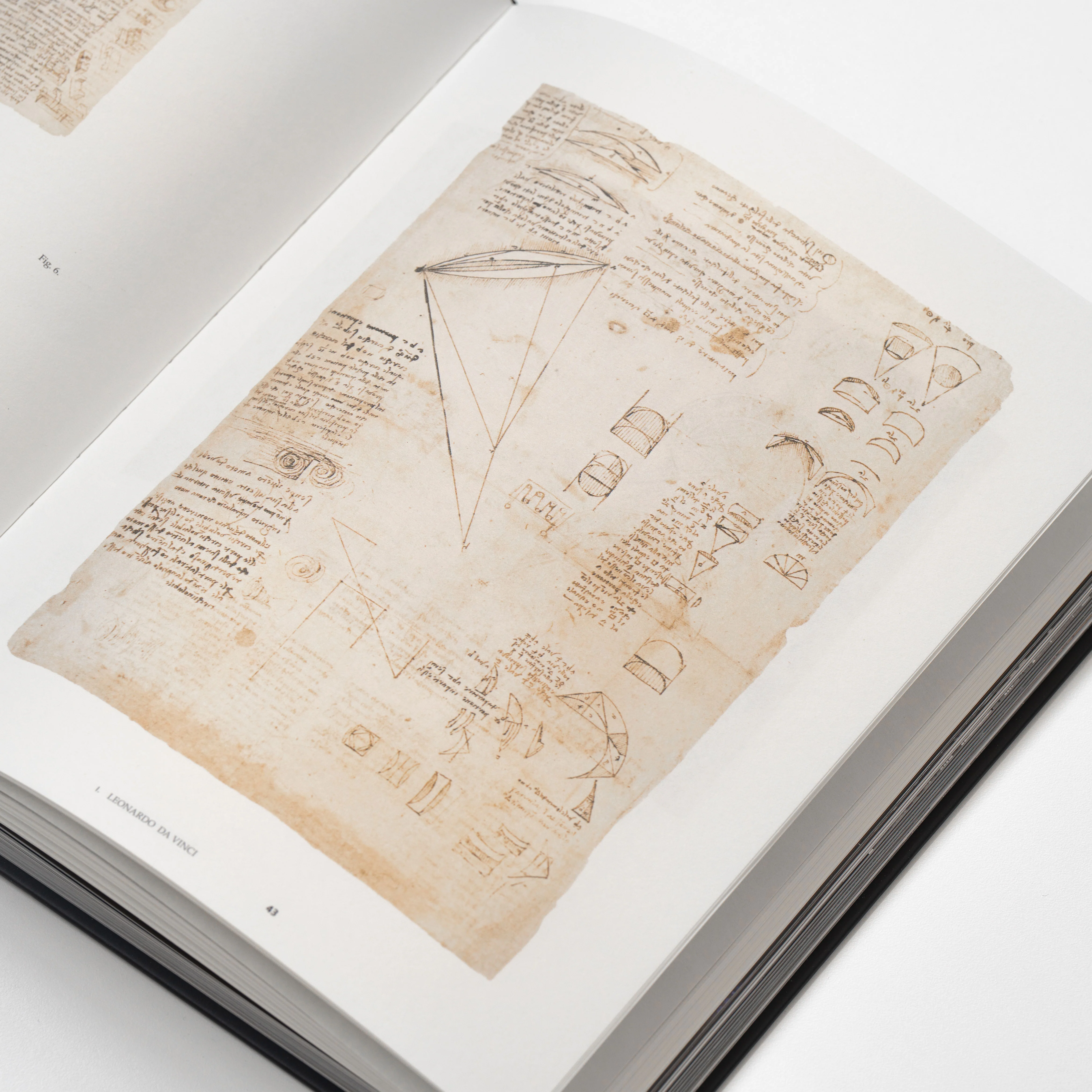 “Utopia. Le forme dell'Aria - Da Leonardo da Vinci a Pagani Utopia” Book |  Giunti Editore - Italian Version - Image 6